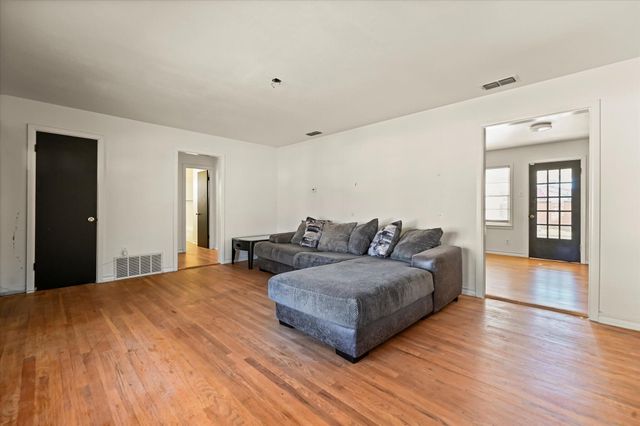 3707 25th Street, Lubbock, TX 79410