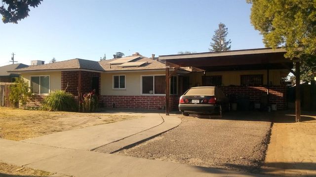 2977 E Robinson Avenue, Fresno, CA 93726