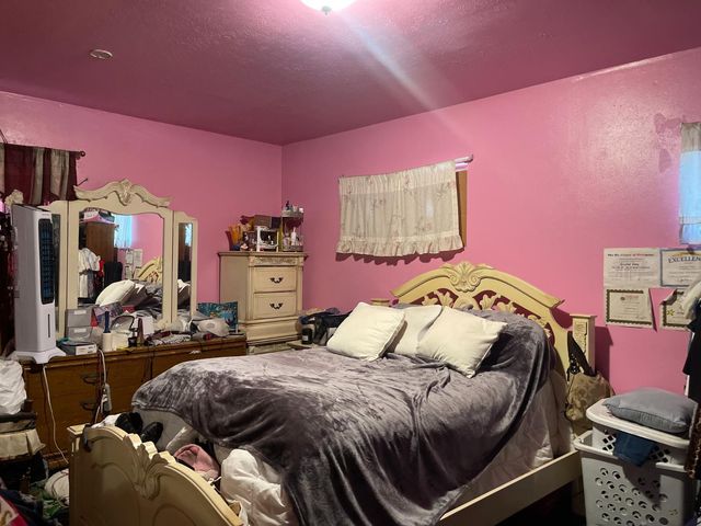 2977 E Robinson Avenue, Fresno, CA 93726