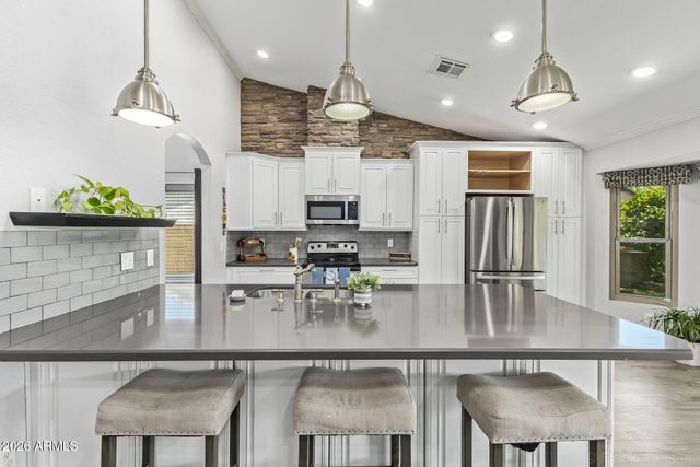 637 W WAGNER Court, Gilbert, AZ 85233