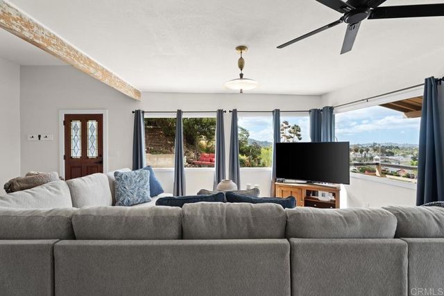 812 Sharon, El Cajon, CA 92020