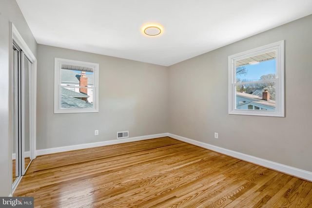 7703 NEWMARKET DR, Bethesda, MD 20817