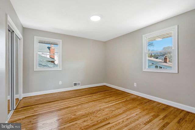 7703 NEWMARKET DR, Bethesda, MD 20817