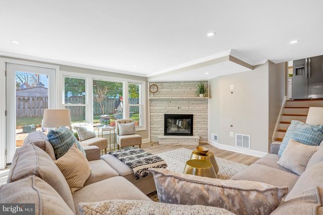 7703 NEWMARKET DR, Bethesda, MD 20817