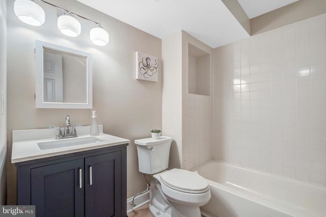 7703 NEWMARKET DR, Bethesda, MD 20817