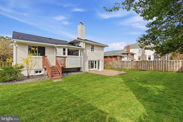 7703 NEWMARKET DR, Bethesda, MD 20817