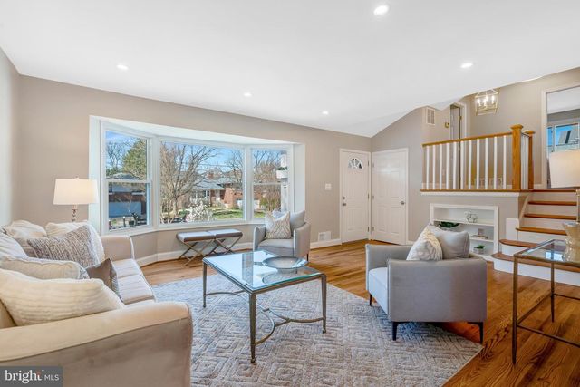 7703 NEWMARKET DR, Bethesda, MD 20817