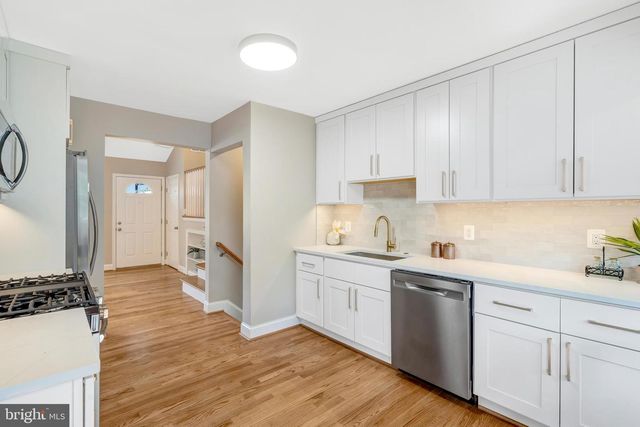 7703 NEWMARKET DR, Bethesda, MD 20817