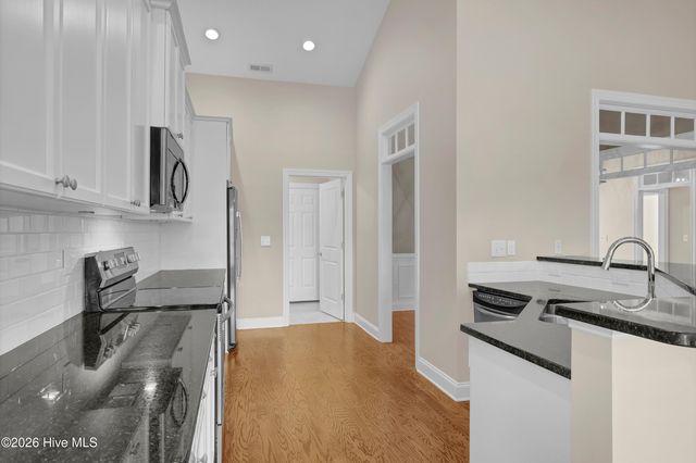 35 Scotlands Court, Hampstead, NC 28443