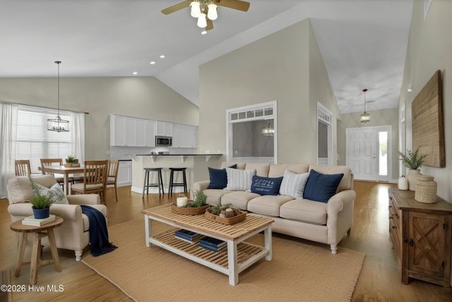 35 Scotlands Court, Hampstead, NC 28443