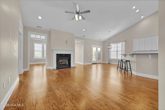 35 Scotlands Court, Hampstead, NC 28443