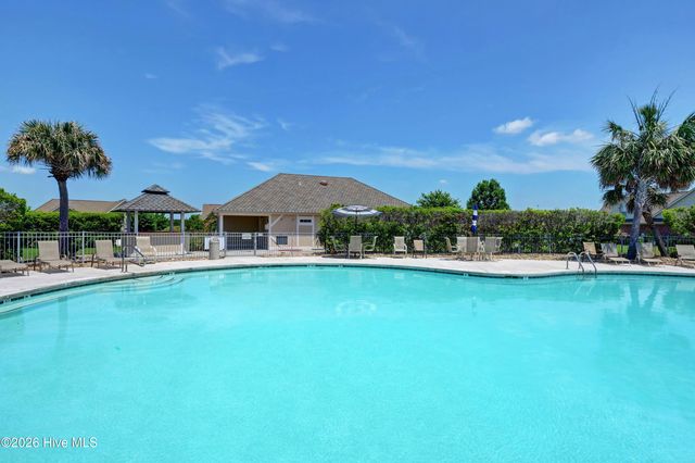 35 Scotlands Court, Hampstead, NC 28443