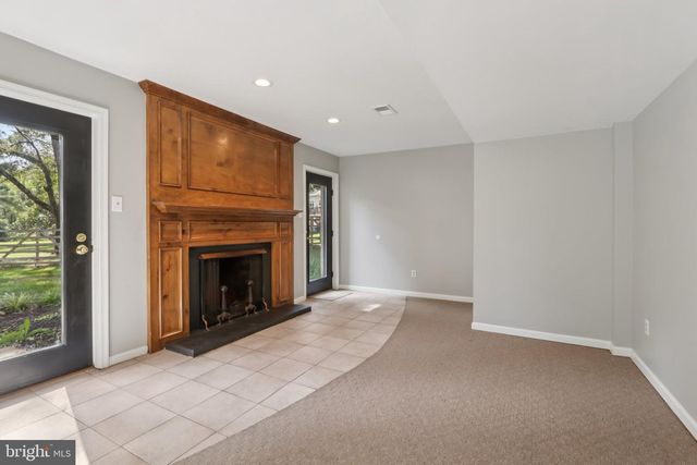 4 E SPRING OAK CIR, Media, PA 19063