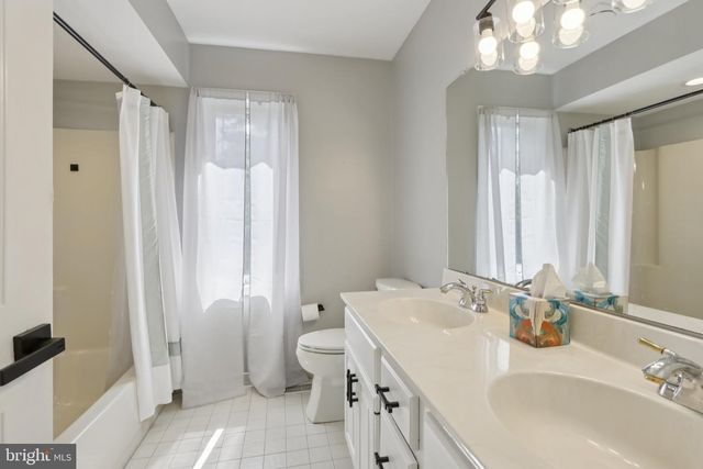 4 E SPRING OAK CIR, Media, PA 19063