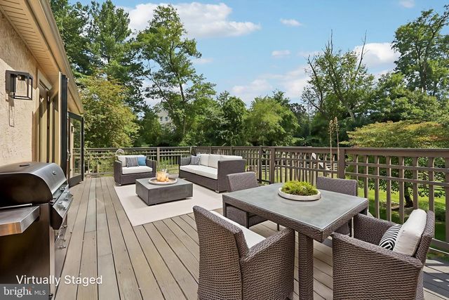 4 E SPRING OAK CIR, Media, PA 19063