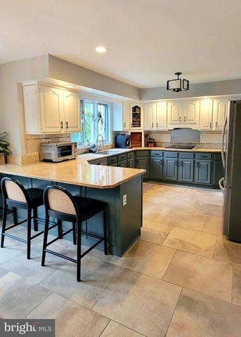 4 E SPRING OAK CIR, Media, PA 19063