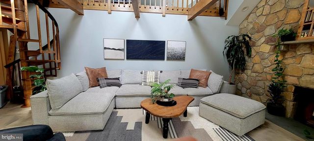 4 E SPRING OAK CIR, Media, PA 19063