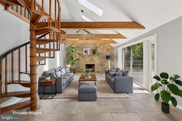 4 E SPRING OAK CIR, Media, PA 19063