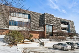 150 Red Top Drive 103, Libertyville, IL 60048