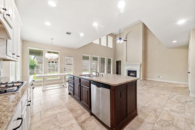 10 Serina Lane, Missouri City, TX 77459