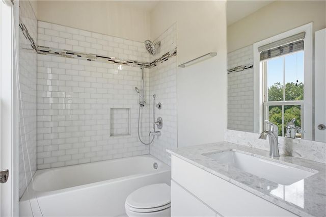 2217 Parkside Glen View 221, Duluth, GA 30097