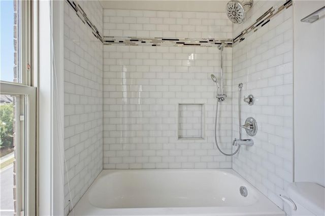 2217 Parkside Glen View 221, Duluth, GA 30097