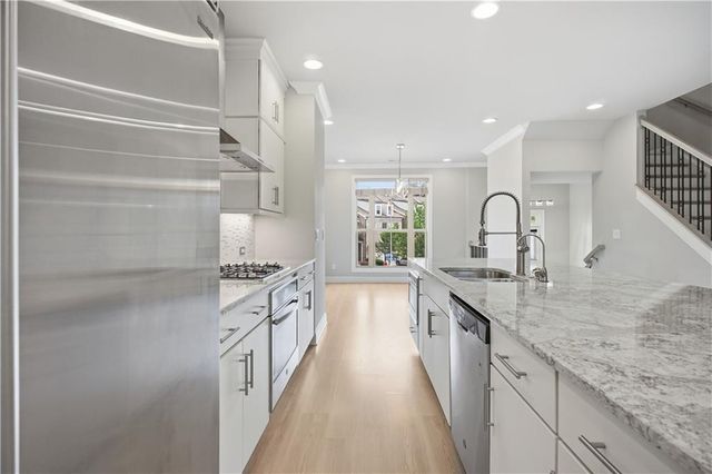 2217 Parkside Glen View 221, Duluth, GA 30097