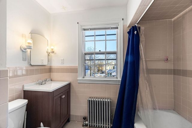 122 Beech St, Lowell, MA 01850