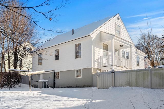 122 Beech St, Lowell, MA 01850