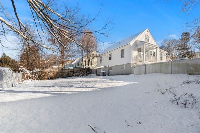 122 Beech St, Lowell, MA 01850