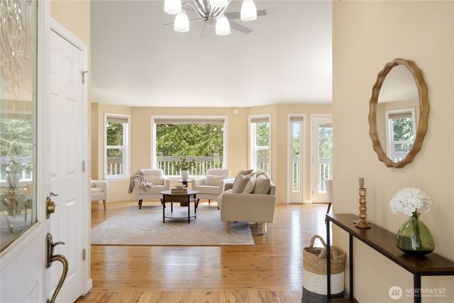 261 E Rainier Court, Allyn, WA 98524