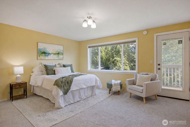 261 E Rainier Court, Allyn, WA 98524