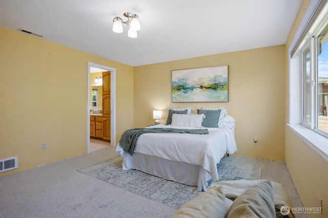 261 E Rainier Court, Allyn, WA 98524