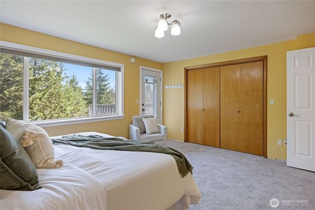 261 E Rainier Court, Allyn, WA 98524