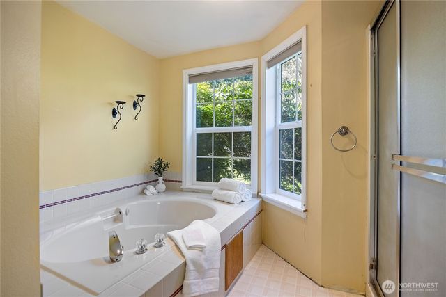 261 E Rainier Court, Allyn, WA 98524