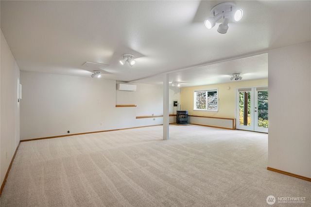 261 E Rainier Court, Allyn, WA 98524