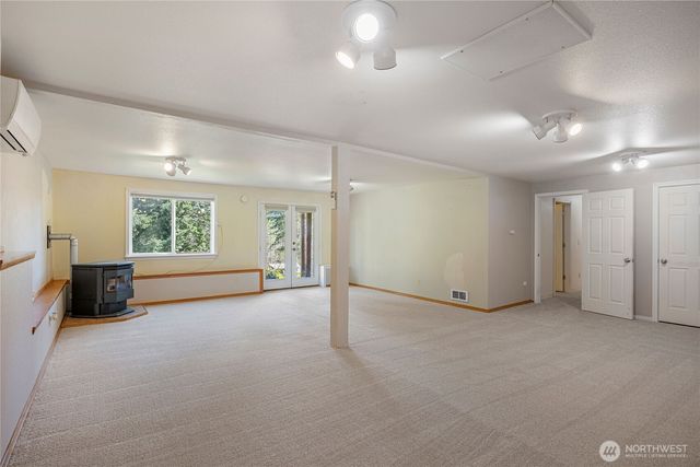 261 E Rainier Court, Allyn, WA 98524