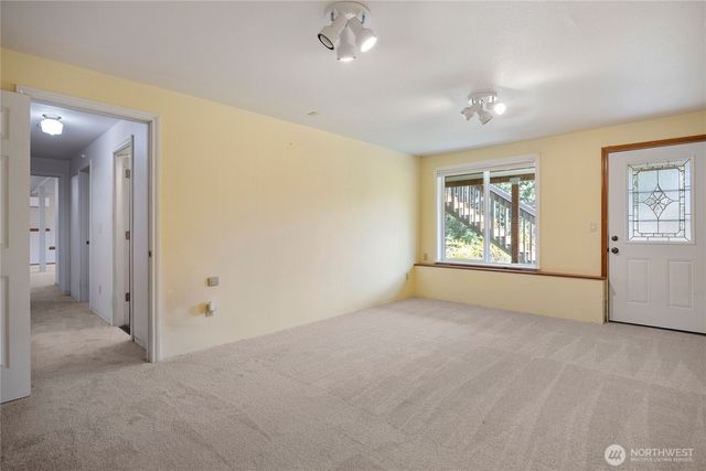 261 E Rainier Court, Allyn, WA 98524