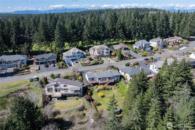 261 E Rainier Court, Allyn, WA 98524