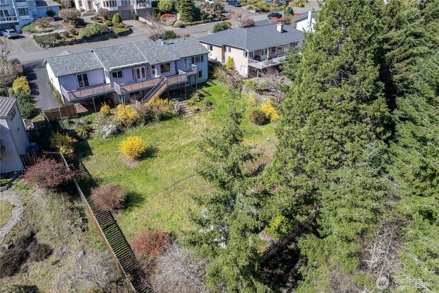 261 E Rainier Court, Allyn, WA 98524