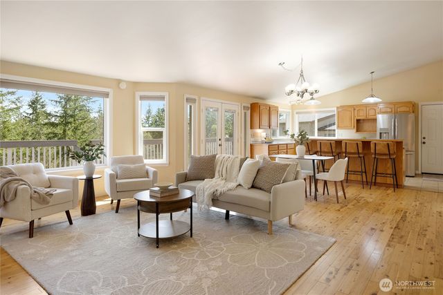 261 E Rainier Court, Allyn, WA 98524