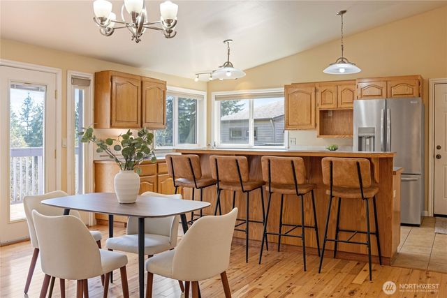 261 E Rainier Court, Allyn, WA 98524