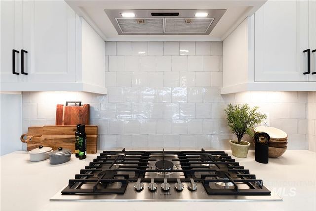 6392 W Sollas Ct, Eagle, ID 83616