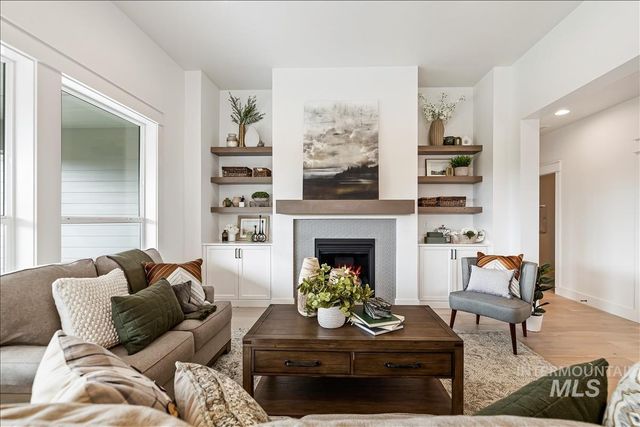 6392 W Sollas Ct, Eagle, ID 83616