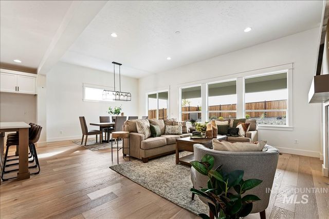 6392 W Sollas Ct, Eagle, ID 83616