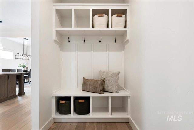 6392 W Sollas Ct, Eagle, ID 83616