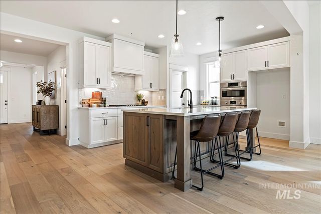 6392 W Sollas Ct, Eagle, ID 83616