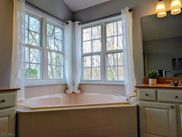 98 Harvard Cir, Montgomery Twp., NJ 08540