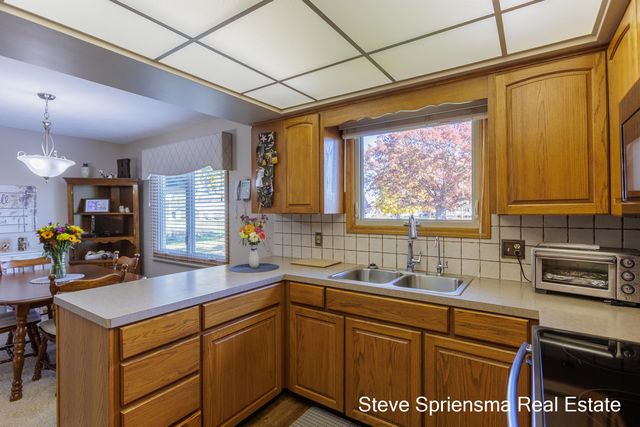 7821 88th Avenue, Zeeland, MI 49464