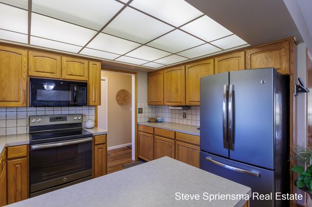 7821 88th Avenue, Zeeland, MI 49464